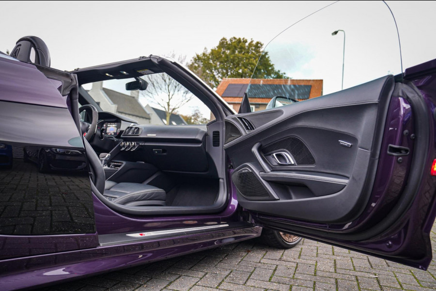 Audi R8 5.2 FSI Quattro Plus | Carbon |Audi Exclusive | Dealer onderhouden | PPF | RS-Zetels | RS Sportstuur | Bang&Olufsen | LED Audi R8 5.2 FSI Quattro Plus | Carbon |Audi Exclusive | Dealer onderhouden | PPF | RS-Zetels | RS Sportstuur | Bang&Olufsen | LED