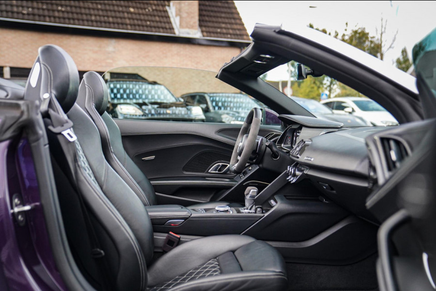 Audi R8 5.2 FSI Quattro Plus | Carbon |Audi Exclusive | Dealer onderhouden | PPF | RS-Zetels | RS Sportstuur | Bang&Olufsen | LED Audi R8 5.2 FSI Quattro Plus | Carbon |Audi Exclusive | Dealer onderhouden | PPF | RS-Zetels | RS Sportstuur | Bang&Olufsen | LED