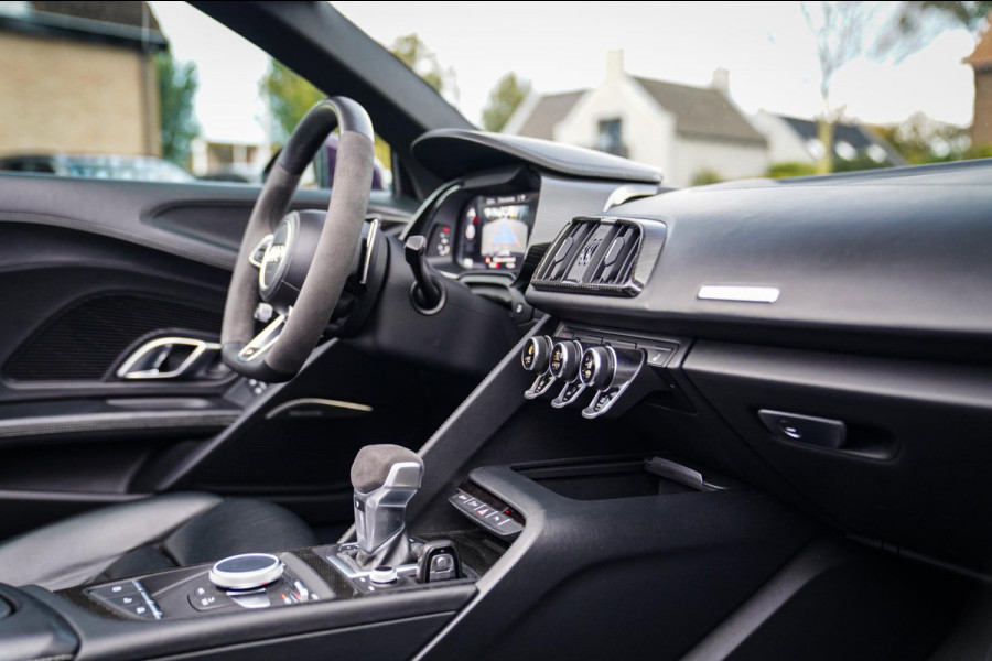 Audi R8 5.2 FSI Quattro Plus | Carbon |Audi Exclusive | Dealer onderhouden | PPF | RS-Zetels | RS Sportstuur | Bang&Olufsen | LED Audi R8 5.2 FSI Quattro Plus | Carbon |Audi Exclusive | Dealer onderhouden | PPF | RS-Zetels | RS Sportstuur | Bang&Olufsen | LED