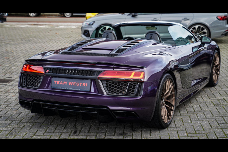 Audi R8 5.2 FSI Quattro Plus | Carbon |Audi Exclusive | Dealer onderhouden | PPF | RS-Zetels | RS Sportstuur | Bang&Olufsen | LED Audi R8 5.2 FSI Quattro Plus | Carbon |Audi Exclusive | Dealer onderhouden | PPF | RS-Zetels | RS Sportstuur | Bang&Olufsen | LED