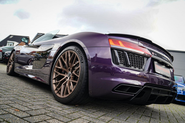Audi R8 5.2 FSI Quattro Plus | Carbon |Audi Exclusive | Dealer onderhouden | PPF | RS-Zetels | RS Sportstuur | Bang&Olufsen | LED Audi R8 5.2 FSI Quattro Plus | Carbon |Audi Exclusive | Dealer onderhouden | PPF | RS-Zetels | RS Sportstuur | Bang&Olufsen | LED