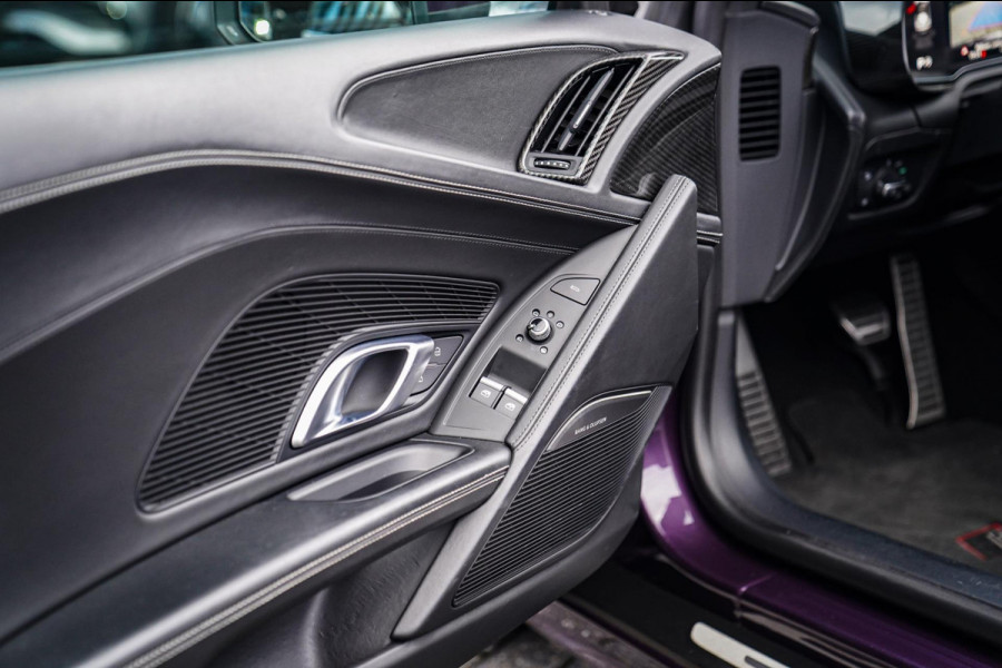 Audi R8 5.2 FSI Quattro Plus | Carbon |Audi Exclusive | Dealer onderhouden | PPF | RS-Zetels | RS Sportstuur | Bang&Olufsen | LED Audi R8 5.2 FSI Quattro Plus | Carbon |Audi Exclusive | Dealer onderhouden | PPF | RS-Zetels | RS Sportstuur | Bang&Olufsen | LED