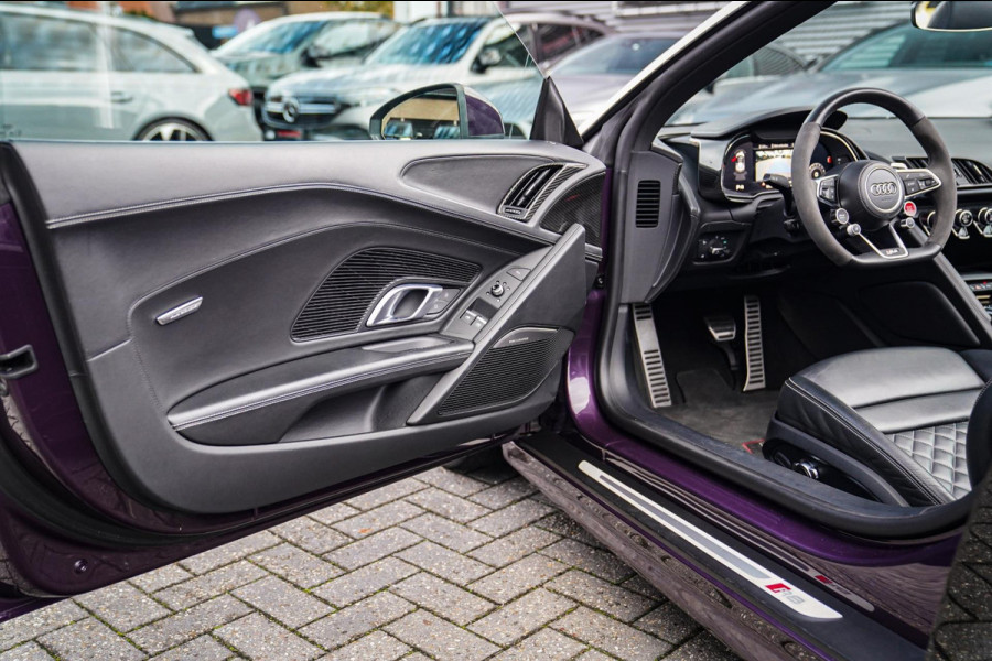 Audi R8 5.2 FSI Quattro Plus | Carbon |Audi Exclusive | Dealer onderhouden | PPF | RS-Zetels | RS Sportstuur | Bang&Olufsen | LED Audi R8 5.2 FSI Quattro Plus | Carbon |Audi Exclusive | Dealer onderhouden | PPF | RS-Zetels | RS Sportstuur | Bang&Olufsen | LED
