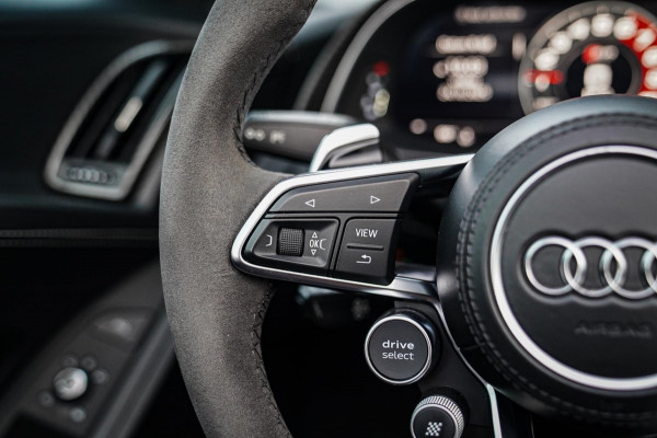 Audi R8 5.2 FSI Quattro Plus | Carbon |Audi Exclusive | Dealer onderhouden | PPF | RS-Zetels | RS Sportstuur | Bang&Olufsen | LED Audi R8 5.2 FSI Quattro Plus | Carbon |Audi Exclusive | Dealer onderhouden | PPF | RS-Zetels | RS Sportstuur | Bang&Olufsen | LED