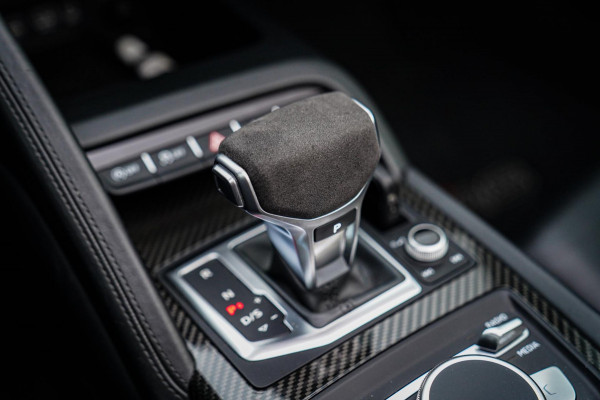 Audi R8 5.2 FSI Quattro Plus | Carbon |Audi Exclusive | Dealer onderhouden | PPF | RS-Zetels | RS Sportstuur | Bang&Olufsen | LED Audi R8 5.2 FSI Quattro Plus | Carbon |Audi Exclusive | Dealer onderhouden | PPF | RS-Zetels | RS Sportstuur | Bang&Olufsen | LED