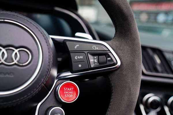 Audi R8 5.2 FSI Quattro Plus | Carbon |Audi Exclusive | Dealer onderhouden | PPF | RS-Zetels | RS Sportstuur | Bang&Olufsen | LED Audi R8 5.2 FSI Quattro Plus | Carbon |Audi Exclusive | Dealer onderhouden | PPF | RS-Zetels | RS Sportstuur | Bang&Olufsen | LED