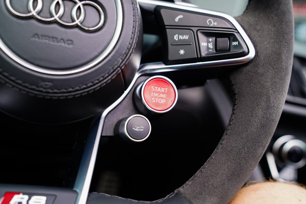 Audi R8 5.2 FSI Quattro Plus | Carbon |Audi Exclusive | Dealer onderhouden | PPF | RS-Zetels | RS Sportstuur | Bang&Olufsen | LED Audi R8 5.2 FSI Quattro Plus | Carbon |Audi Exclusive | Dealer onderhouden | PPF | RS-Zetels | RS Sportstuur | Bang&Olufsen | LED