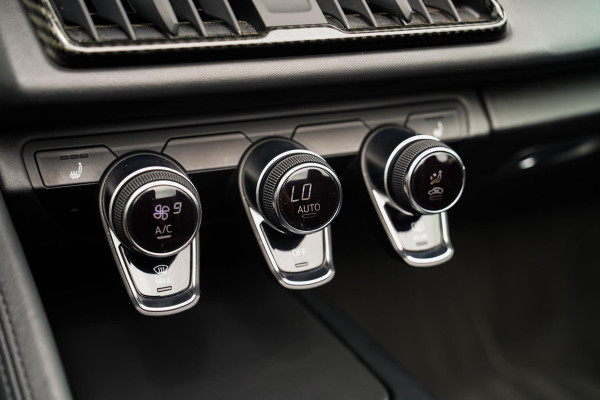 Audi R8 5.2 FSI Quattro Plus | Carbon |Audi Exclusive | Dealer onderhouden | PPF | RS-Zetels | RS Sportstuur | Bang&Olufsen | LED Audi R8 5.2 FSI Quattro Plus | Carbon |Audi Exclusive | Dealer onderhouden | PPF | RS-Zetels | RS Sportstuur | Bang&Olufsen | LED