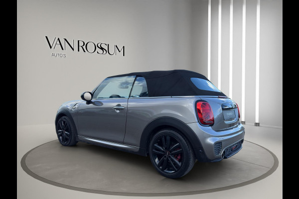 MINI Cabrio 1.5 Cooper Chili Serious Business JCW Chili pakket | Navigatie | Stoelverwarming | Airco (automatisch) | Parksensors | MINI Cabrio 1.5 Cooper Chili Serious Business JCW Chili pakket | Navigatie | Stoelverwarming | Airco (automatisch) | Parksensors |