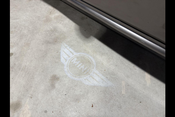 MINI Cabrio 1.5 Cooper Chili Serious Business JCW Chili pakket | Navigatie | Stoelverwarming | Airco (automatisch) | Parksensors | MINI Cabrio 1.5 Cooper Chili Serious Business JCW Chili pakket | Navigatie | Stoelverwarming | Airco (automatisch) | Parksensors |