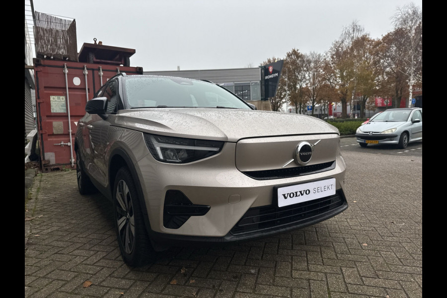 Volvo XC40 Recharge Core 70 kWh / Apple Carplay/Android Auto / 19" Velgen / Achteruitrijcamera / Volvo XC40 Recharge Core 70 kWh / Apple Carplay/Android Auto / 19" Velgen / Achteruitrijcamera /