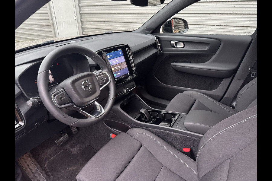 Volvo XC40 Recharge Core 70 kWh / Apple Carplay/Android Auto / 19" Velgen / Achteruitrijcamera / Volvo XC40 Recharge Core 70 kWh / Apple Carplay/Android Auto / 19" Velgen / Achteruitrijcamera /