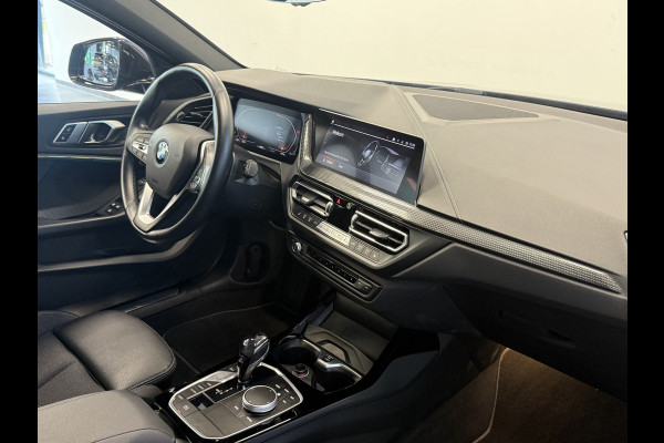 BMW 1-serie 118i Executive Edition Cruise/Climate PDC NAP 24 maanden garantie mogelijk (*vraag naar de voorwaarden) BMW 1-serie 118i Executive Edition Cruise/Climate PDC NAP 24 maanden garantie mogelijk (*vraag naar de voorwaarden)