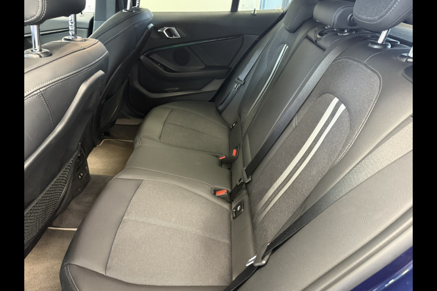 BMW 1-serie 118i Executive Edition Cruise/Climate PDC NAP 24 maanden garantie mogelijk (*vraag naar de voorwaarden) BMW 1-serie 118i Executive Edition Cruise/Climate PDC NAP 24 maanden garantie mogelijk (*vraag naar de voorwaarden)