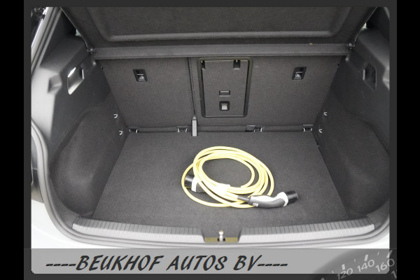 Volkswagen ID.3 First Plus 58 kWh Adapt Cruise Navi 10x Id3 Volkswagen ID.3 First Plus 58 kWh Adapt Cruise Navi 10x Id3