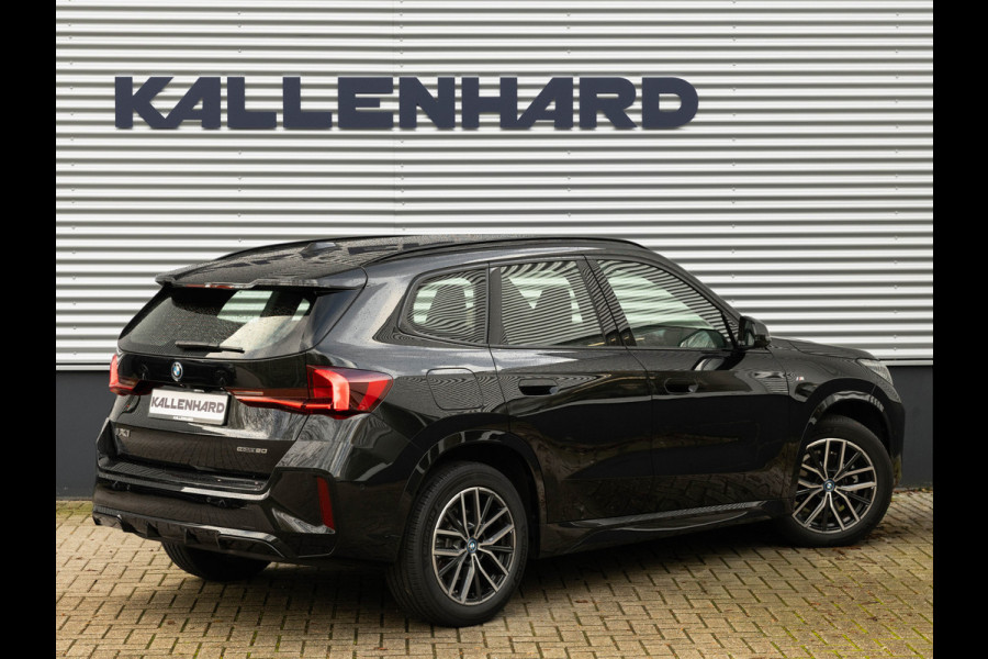 BMW iX1 eDrive20 M-Sport - Camera - Shadow Line - Adaptief Onderstel - Stoelverwarming BMW iX1 eDrive20 M-Sport - Camera - Shadow Line - Adaptief Onderstel - Stoelverwarming