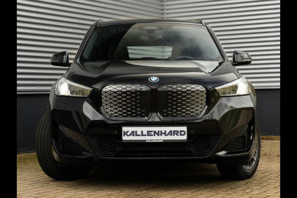 BMW iX1 eDrive20 M-Sport - Camera - Shadow Line - Adaptief Onderstel - Stoelverwarming BMW iX1 eDrive20 M-Sport - Camera - Shadow Line - Adaptief Onderstel - Stoelverwarming