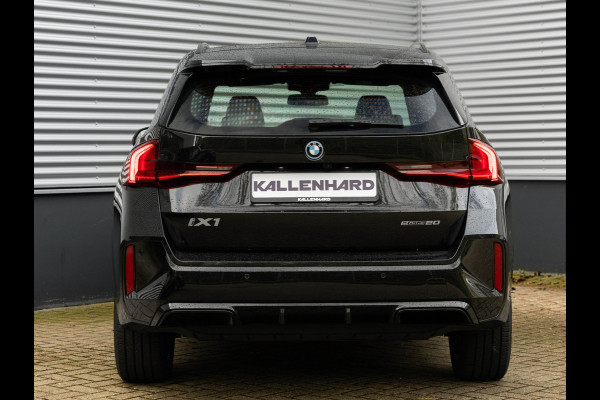 BMW iX1 eDrive20 M-Sport - Camera - Shadow Line - Adaptief Onderstel - Stoelverwarming BMW iX1 eDrive20 M-Sport - Camera - Shadow Line - Adaptief Onderstel - Stoelverwarming