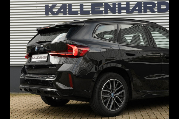 BMW iX1 eDrive20 M-Sport - Camera - Shadow Line - Adaptief Onderstel - Stoelverwarming BMW iX1 eDrive20 M-Sport - Camera - Shadow Line - Adaptief Onderstel - Stoelverwarming