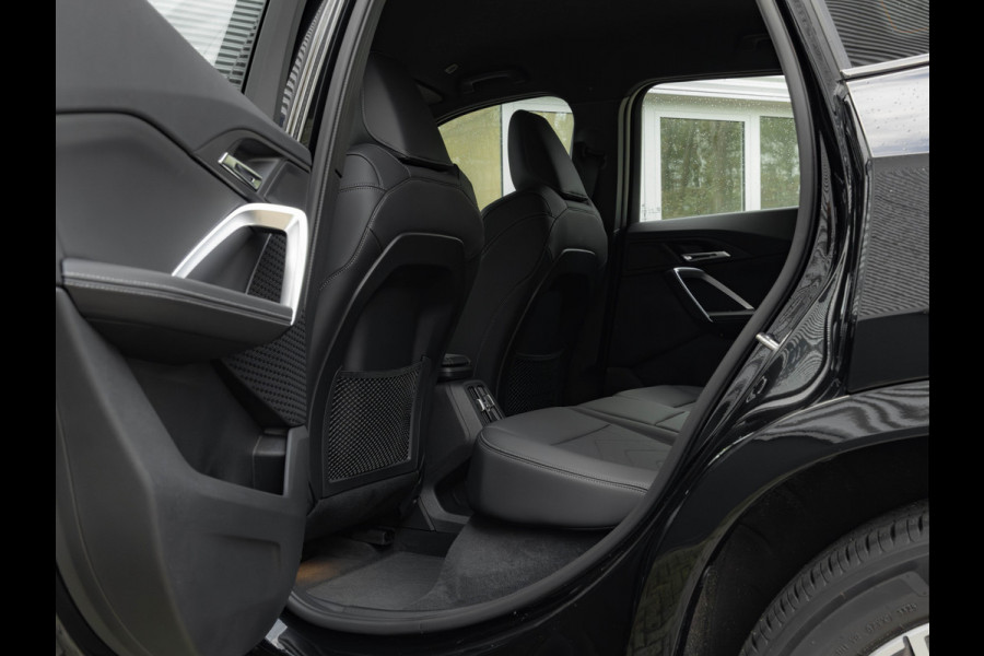 BMW iX1 eDrive20 M-Sport - Camera - Shadow Line - Adaptief Onderstel - Stoelverwarming BMW iX1 eDrive20 M-Sport - Camera - Shadow Line - Adaptief Onderstel - Stoelverwarming