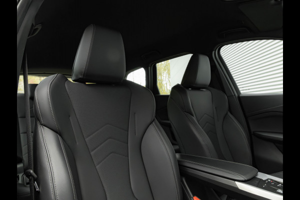 BMW iX1 eDrive20 M-Sport - Camera - Shadow Line - Adaptief Onderstel - Stoelverwarming BMW iX1 eDrive20 M-Sport - Camera - Shadow Line - Adaptief Onderstel - Stoelverwarming