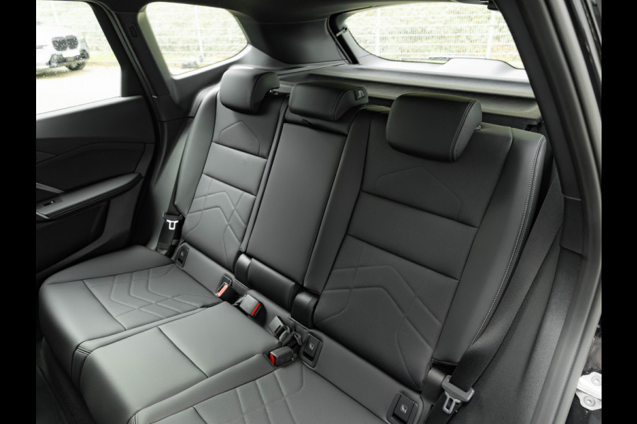 BMW iX1 eDrive20 M-Sport - Camera - Shadow Line - Adaptief Onderstel - Stoelverwarming BMW iX1 eDrive20 M-Sport - Camera - Shadow Line - Adaptief Onderstel - Stoelverwarming