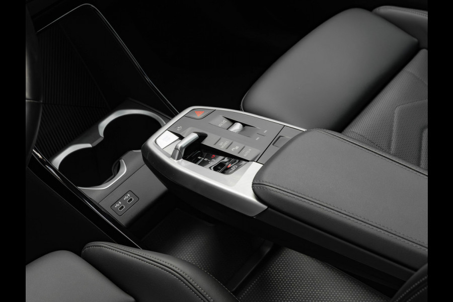 BMW iX1 eDrive20 M-Sport - Camera - Shadow Line - Adaptief Onderstel - Stoelverwarming BMW iX1 eDrive20 M-Sport - Camera - Shadow Line - Adaptief Onderstel - Stoelverwarming