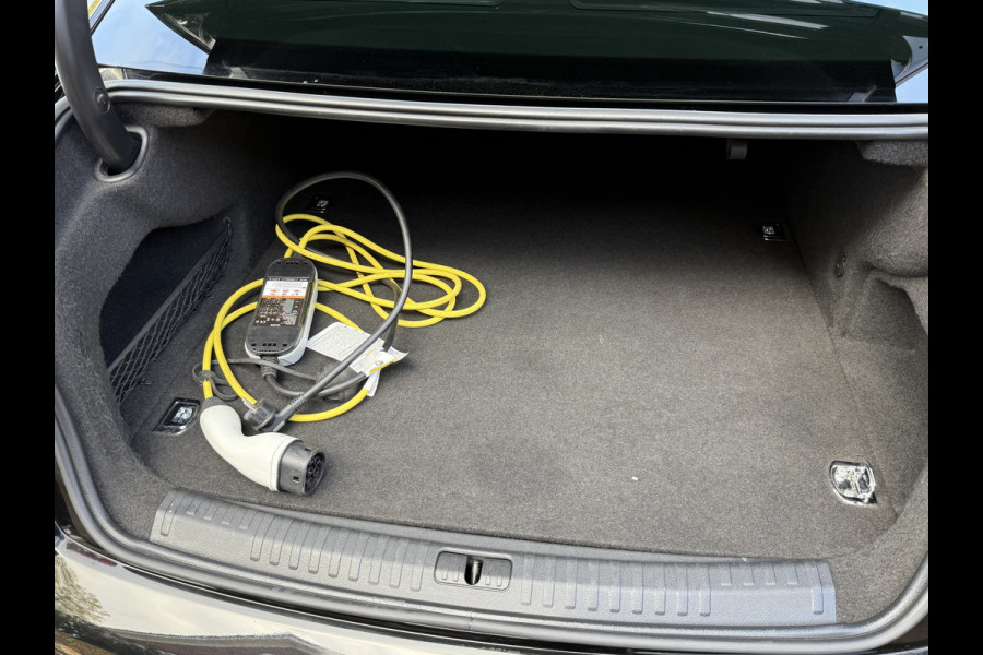 Audi A6 Limousine 50 TFSI e quattro Business edition | Leder | Stoelverwarming | Apple Carplay Audi A6 Limousine 50 TFSI e quattro Business edition | Leder | Stoelverwarming | Apple Carplay