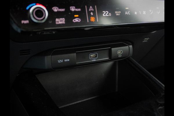 Kia Niro 1.6 GDi Hybrid DynamicLine | Achteruitrijcamera | Navi | PDC voor & achter | Kia Niro 1.6 GDi Hybrid DynamicLine | Achteruitrijcamera | Navi | PDC voor & achter |