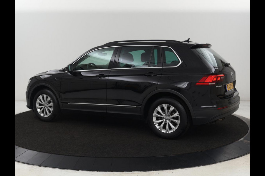 Volkswagen Tiguan 1.5 TSI Comfortline | Carplay | Adaptive cruise | Navigatie | DAB | Parkeerhulp | Climate control | Bluetooth | Getint glas Volkswagen Tiguan 1.5 TSI Comfortline | Carplay | Adaptive cruise | Navigatie | DAB | Parkeerhulp | Climate control | Bluetooth | Getint glas