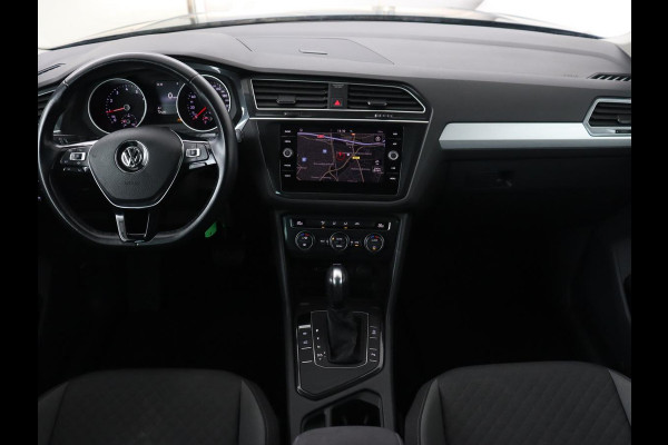 Volkswagen Tiguan 1.5 TSI Comfortline | Carplay | Adaptive cruise | Navigatie | DAB | Parkeerhulp | Climate control | Bluetooth | Getint glas Volkswagen Tiguan 1.5 TSI Comfortline | Carplay | Adaptive cruise | Navigatie | DAB | Parkeerhulp | Climate control | Bluetooth | Getint glas