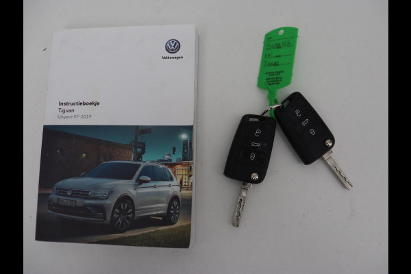Volkswagen Tiguan 1.5 TSI Comfortline | Carplay | Adaptive cruise | Navigatie | DAB | Parkeerhulp | Climate control | Bluetooth | Getint glas Volkswagen Tiguan 1.5 TSI Comfortline | Carplay | Adaptive cruise | Navigatie | DAB | Parkeerhulp | Climate control | Bluetooth | Getint glas