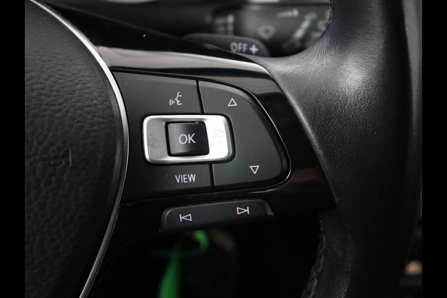 Volkswagen Tiguan 1.5 TSI Comfortline | Carplay | Adaptive cruise | Navigatie | DAB | Parkeerhulp | Climate control | Bluetooth | Getint glas Volkswagen Tiguan 1.5 TSI Comfortline | Carplay | Adaptive cruise | Navigatie | DAB | Parkeerhulp | Climate control | Bluetooth | Getint glas