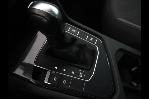 Volkswagen Tiguan 1.5 TSI Comfortline | Carplay | Adaptive cruise | Navigatie | DAB | Parkeerhulp | Climate control | Bluetooth | Getint glas Volkswagen Tiguan 1.5 TSI Comfortline | Carplay | Adaptive cruise | Navigatie | DAB | Parkeerhulp | Climate control | Bluetooth | Getint glas
