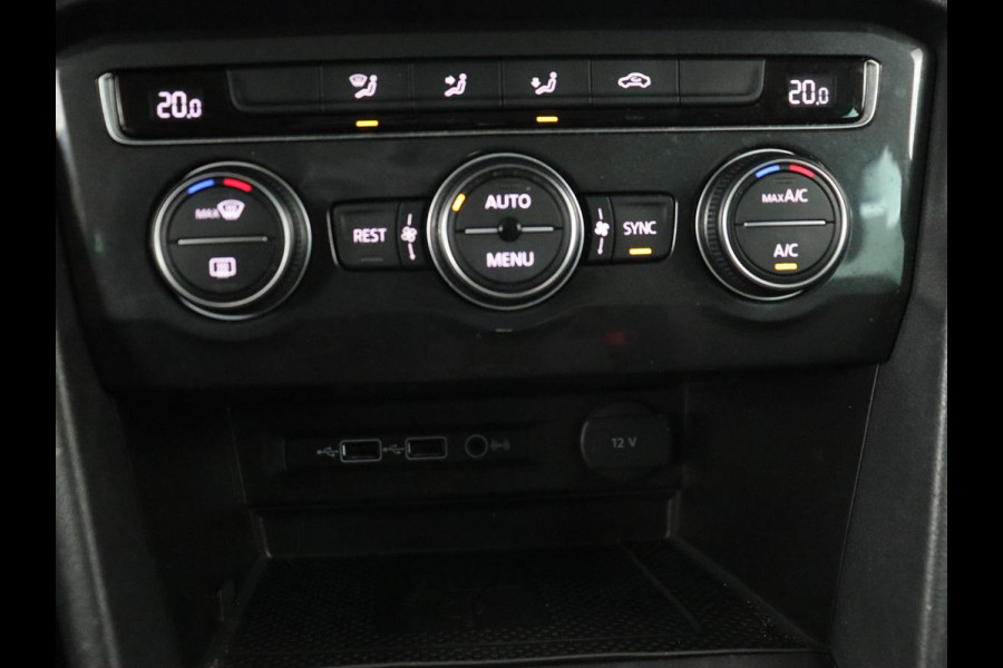 Volkswagen Tiguan 1.5 TSI Comfortline | Carplay | Adaptive cruise | Navigatie | DAB | Parkeerhulp | Climate control | Bluetooth | Getint glas Volkswagen Tiguan 1.5 TSI Comfortline | Carplay | Adaptive cruise | Navigatie | DAB | Parkeerhulp | Climate control | Bluetooth | Getint glas