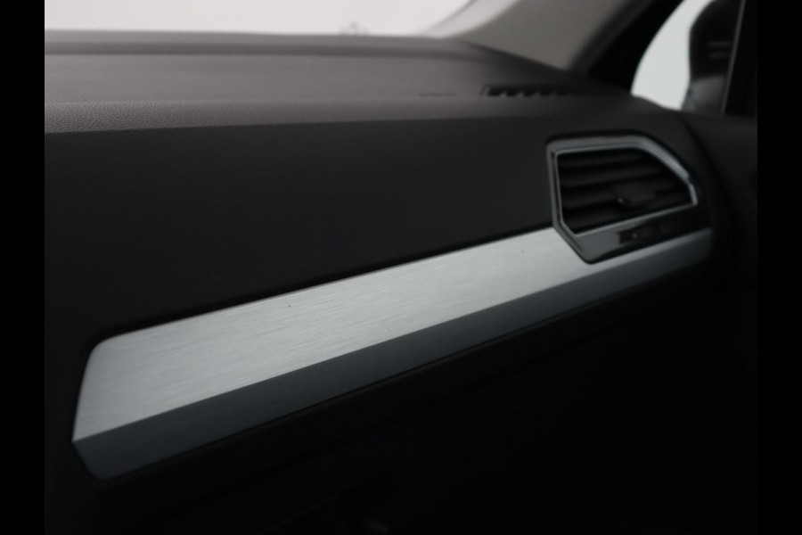 Volkswagen Tiguan 1.5 TSI Comfortline | Carplay | Adaptive cruise | Navigatie | DAB | Parkeerhulp | Climate control | Bluetooth | Getint glas Volkswagen Tiguan 1.5 TSI Comfortline | Carplay | Adaptive cruise | Navigatie | DAB | Parkeerhulp | Climate control | Bluetooth | Getint glas