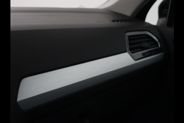 Volkswagen Tiguan 1.5 TSI Comfortline | Carplay | Adaptive cruise | Navigatie | DAB | Parkeerhulp | Climate control | Bluetooth | Getint glas Volkswagen Tiguan 1.5 TSI Comfortline | Carplay | Adaptive cruise | Navigatie | DAB | Parkeerhulp | Climate control | Bluetooth | Getint glas