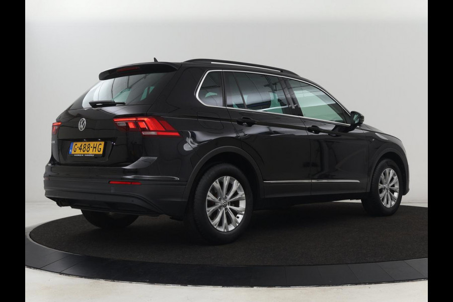 Volkswagen Tiguan 1.5 TSI Comfortline | Carplay | Adaptive cruise | Navigatie | DAB | Parkeerhulp | Climate control | Bluetooth | Getint glas Volkswagen Tiguan 1.5 TSI Comfortline | Carplay | Adaptive cruise | Navigatie | DAB | Parkeerhulp | Climate control | Bluetooth | Getint glas