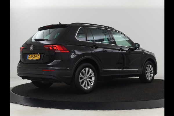 Volkswagen Tiguan 1.5 TSI Comfortline | Carplay | Adaptive cruise | Navigatie | DAB | Parkeerhulp | Climate control | Bluetooth | Getint glas Volkswagen Tiguan 1.5 TSI Comfortline | Carplay | Adaptive cruise | Navigatie | DAB | Parkeerhulp | Climate control | Bluetooth | Getint glas