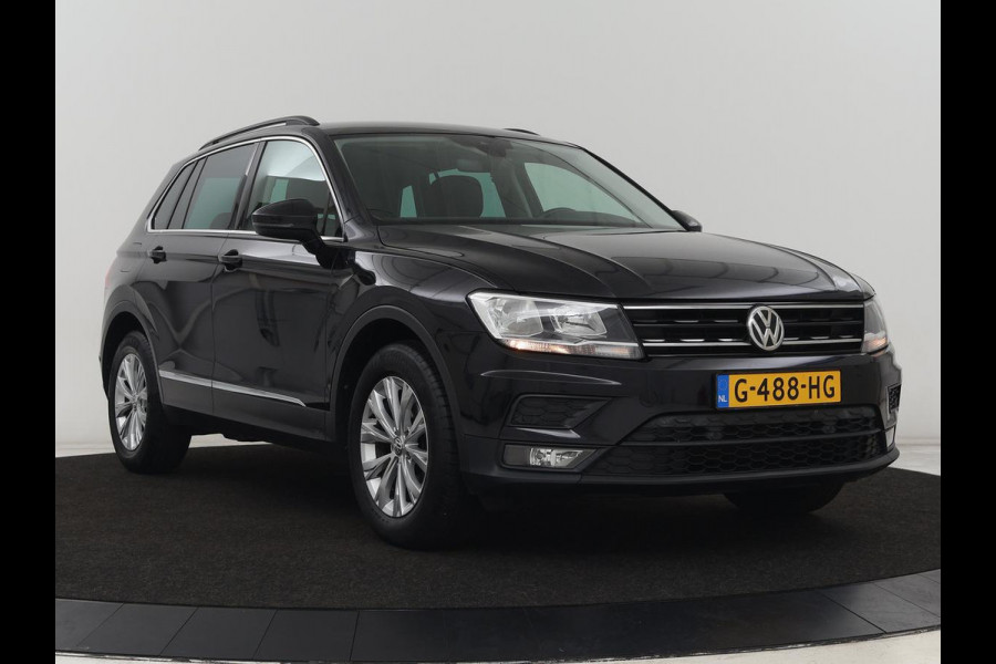 Volkswagen Tiguan 1.5 TSI Comfortline | Carplay | Adaptive cruise | Navigatie | DAB | Parkeerhulp | Climate control | Bluetooth | Getint glas Volkswagen Tiguan 1.5 TSI Comfortline | Carplay | Adaptive cruise | Navigatie | DAB | Parkeerhulp | Climate control | Bluetooth | Getint glas
