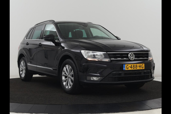 Volkswagen Tiguan 1.5 TSI Comfortline | Carplay | Adaptive cruise | Navigatie | DAB | Parkeerhulp | Climate control | Bluetooth | Getint glas Volkswagen Tiguan 1.5 TSI Comfortline | Carplay | Adaptive cruise | Navigatie | DAB | Parkeerhulp | Climate control | Bluetooth | Getint glas