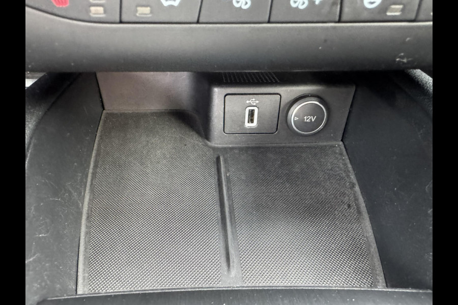 Ford FOCUS Wagon 1.5 EcoBoost ST Line Business 150pk Automaat Adaptieve Cruise | Winterpack | 18 inch | Rode Remklauwen | Full LED Ford FOCUS Wagon 1.5 EcoBoost ST Line Business 150pk Automaat Adaptieve Cruise | Winterpack | 18 inch | Rode Remklauwen | Full LED