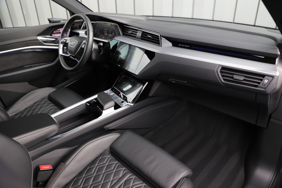 Audi e-tron Sportback 55 S quattro 95 kWh | 408PK | Luchtvering | Head-up | Keyles-go | Sfeerverlichting | B&O | Matrix-led | S-Stoelen | Leder | 2020 Audi e-tron Sportback 55 S quattro 95 kWh | 408PK | Luchtvering | Head-up | Keyles-go | Sfeerverlichting | B&O | Matrix-led | S-Stoelen | Leder | 2020