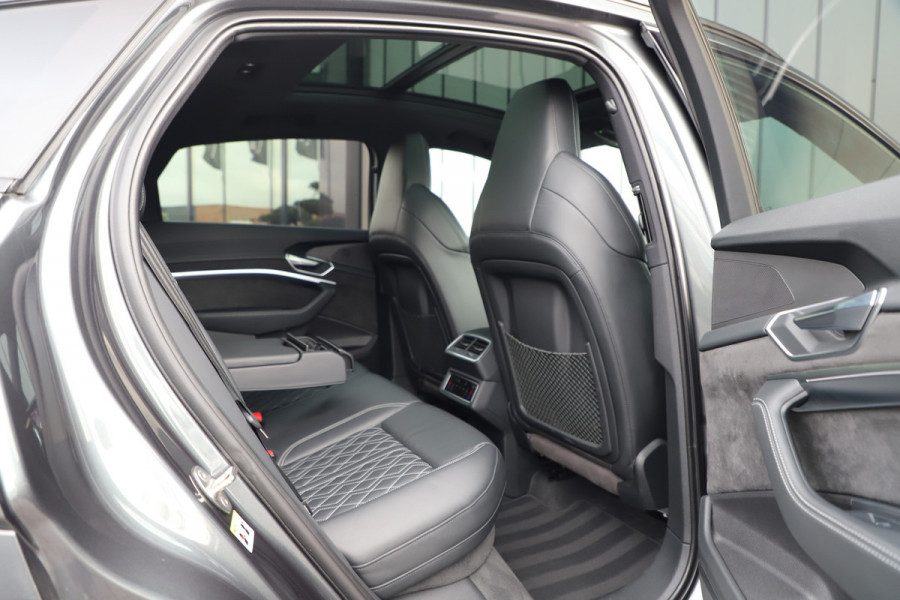 Audi e-tron Sportback 55 S quattro 95 kWh | 408PK | Luchtvering | Head-up | Keyles-go | Sfeerverlichting | B&O | Matrix-led | S-Stoelen | Leder | 2020 Audi e-tron Sportback 55 S quattro 95 kWh | 408PK | Luchtvering | Head-up | Keyles-go | Sfeerverlichting | B&O | Matrix-led | S-Stoelen | Leder | 2020