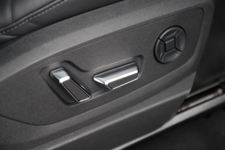 Audi e-tron Sportback 55 S quattro 95 kWh | 408PK | Luchtvering | Head-up | Keyles-go | Sfeerverlichting | B&O | Matrix-led | S-Stoelen | Leder | 2020 Audi e-tron Sportback 55 S quattro 95 kWh | 408PK | Luchtvering | Head-up | Keyles-go | Sfeerverlichting | B&O | Matrix-led | S-Stoelen | Leder | 2020
