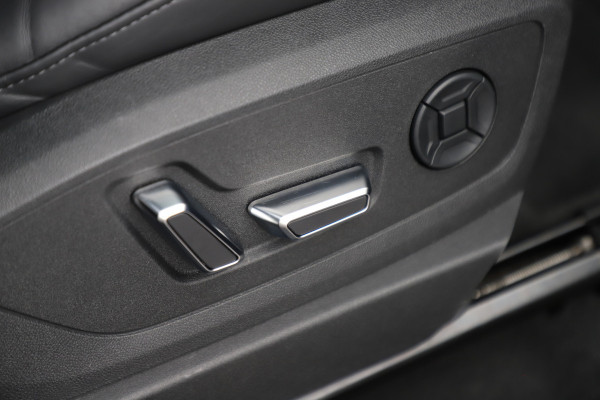 Audi e-tron Sportback 55 S quattro 95 kWh | 408PK | Luchtvering | Head-up | Keyles-go | Sfeerverlichting | B&O | Matrix-led | S-Stoelen | Leder | 2020 Audi e-tron Sportback 55 S quattro 95 kWh | 408PK | Luchtvering | Head-up | Keyles-go | Sfeerverlichting | B&O | Matrix-led | S-Stoelen | Leder | 2020