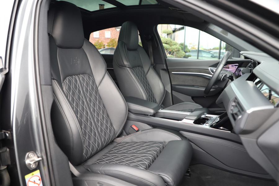Audi e-tron Sportback 55 S quattro 95 kWh | 408PK | Luchtvering | Head-up | Keyles-go | Sfeerverlichting | B&O | Matrix-led | S-Stoelen | Leder | 2020 Audi e-tron Sportback 55 S quattro 95 kWh | 408PK | Luchtvering | Head-up | Keyles-go | Sfeerverlichting | B&O | Matrix-led | S-Stoelen | Leder | 2020