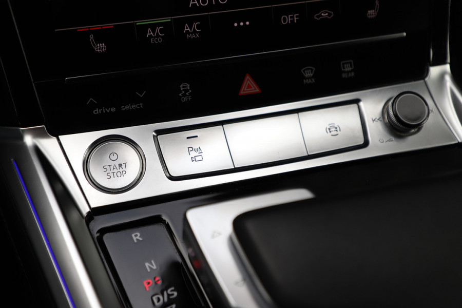 Audi e-tron Sportback 55 S quattro 95 kWh | 408PK | Luchtvering | Head-up | Keyles-go | Sfeerverlichting | B&O | Matrix-led | S-Stoelen | Leder | 2020 Audi e-tron Sportback 55 S quattro 95 kWh | 408PK | Luchtvering | Head-up | Keyles-go | Sfeerverlichting | B&O | Matrix-led | S-Stoelen | Leder | 2020