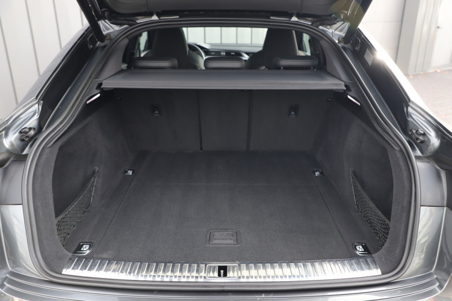 Audi e-tron Sportback 55 S quattro 95 kWh | 408PK | Luchtvering | Head-up | Keyles-go | Sfeerverlichting | B&O | Matrix-led | S-Stoelen | Leder | 2020 Audi e-tron Sportback 55 S quattro 95 kWh | 408PK | Luchtvering | Head-up | Keyles-go | Sfeerverlichting | B&O | Matrix-led | S-Stoelen | Leder | 2020