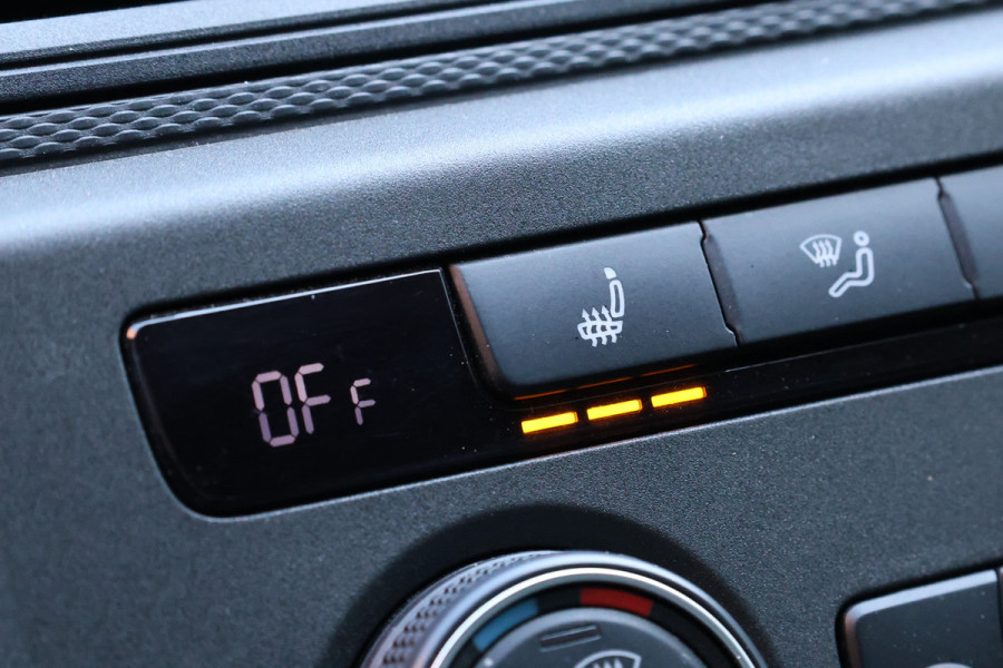 Volkswagen Caddy 2.0 TDI 185 PK DSG | CarPlay | Stoelverwarming | Camera | Navigatie | Climate control | Alarm klasse 4 | PDC  | Nieuwe APK | NAP Logisch